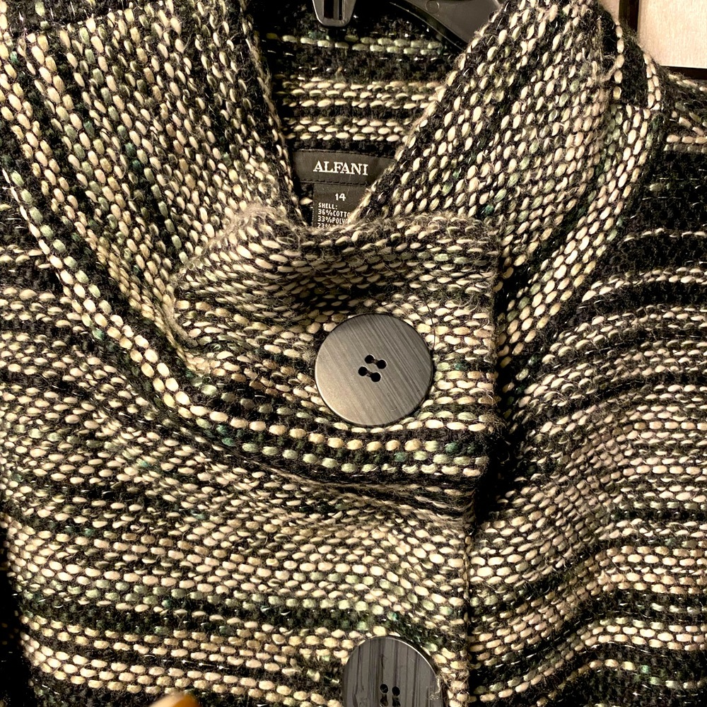 ALFANI casual jacket 3/4 length belted with pockets. Stand up Collar.